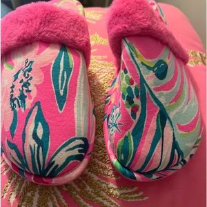 Lilly Pulitzer Plush Clara Slippers  Sz 9/10